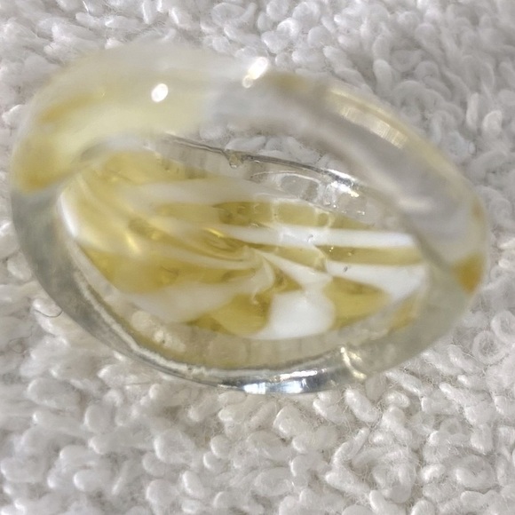 Vintage Art Glass Handmade Yellow White Band Ring - Picture 11 of 13